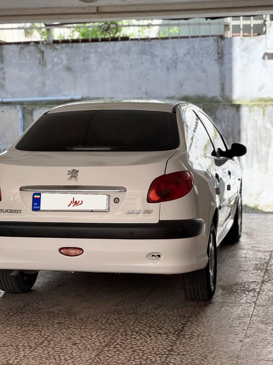 پژو ۲۰۶ صندوق دار v8 - 1396