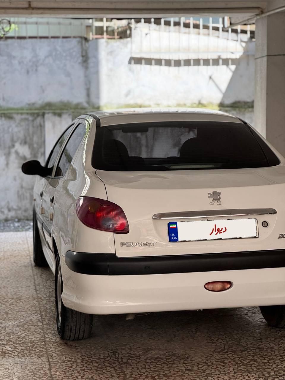 پژو ۲۰۶ صندوق دار v8 - 1396