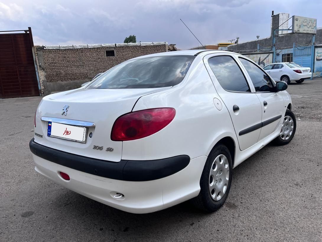 پژو ۲۰۶ صندوق دار v8 - 1396