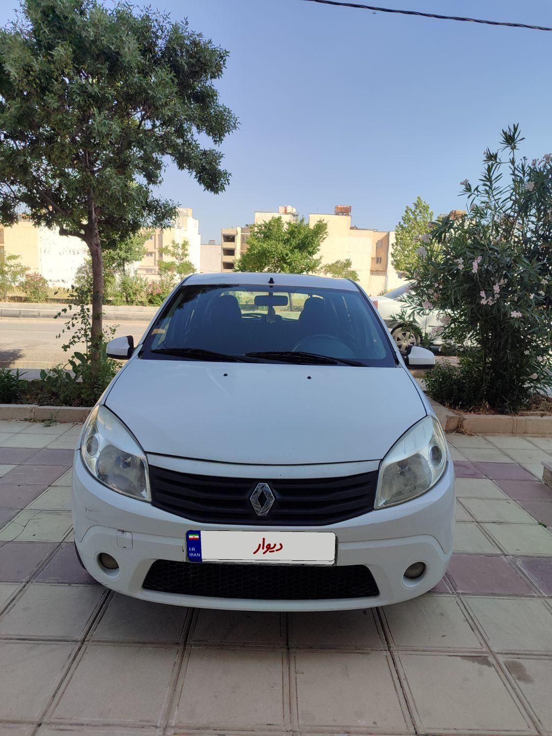 رنو ساندرو اتوماتیک - 1395