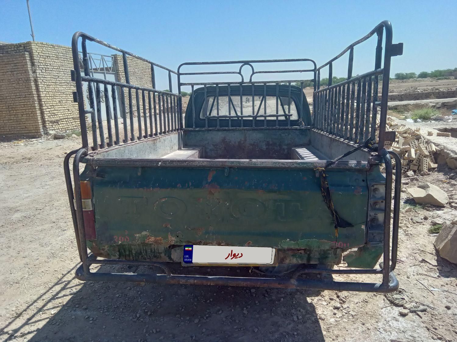 تویوتا کمری XLE - 1402