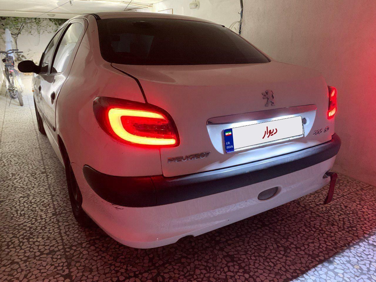پژو ۲۰۶ صندوق دار v20 - 1389