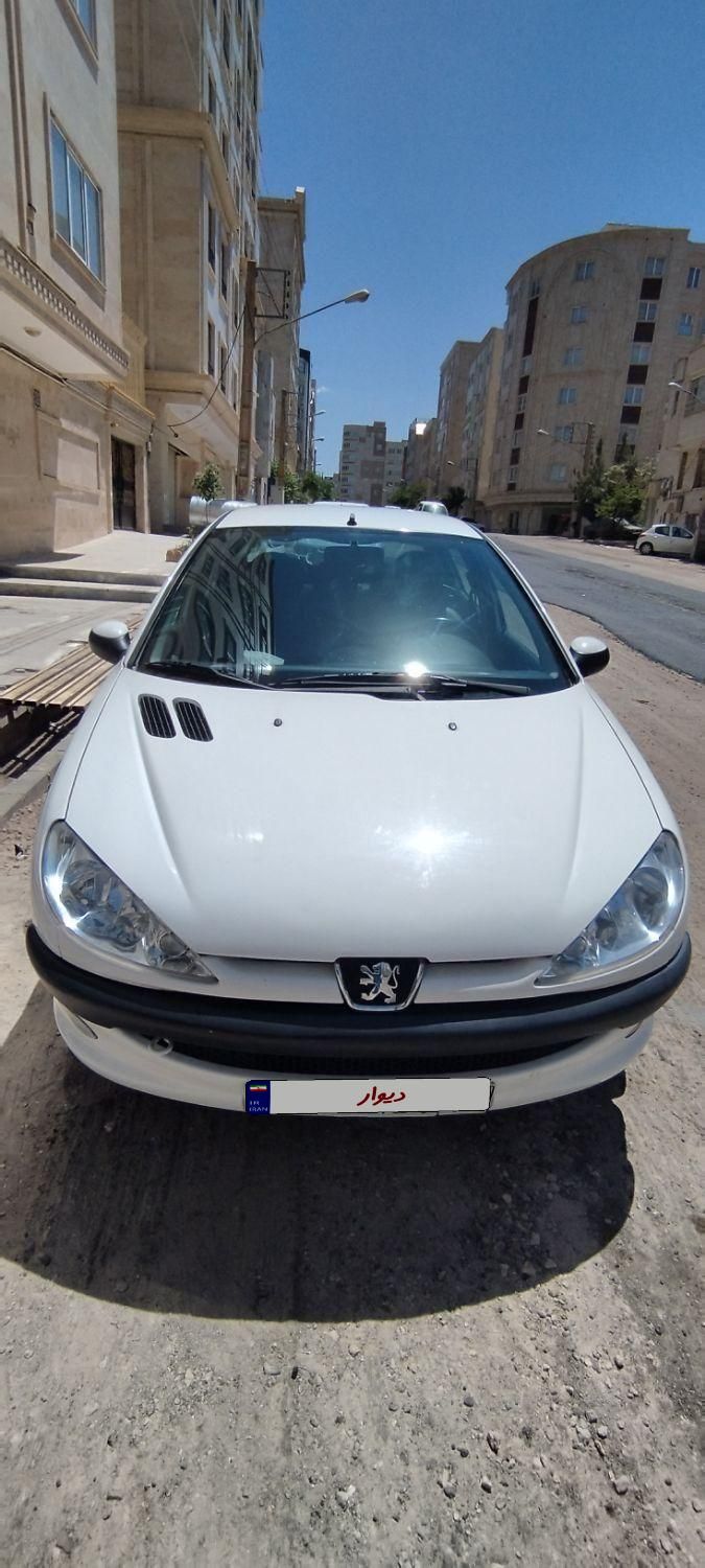 پژو ۲۰۶ صندوق دار v8 - 1390