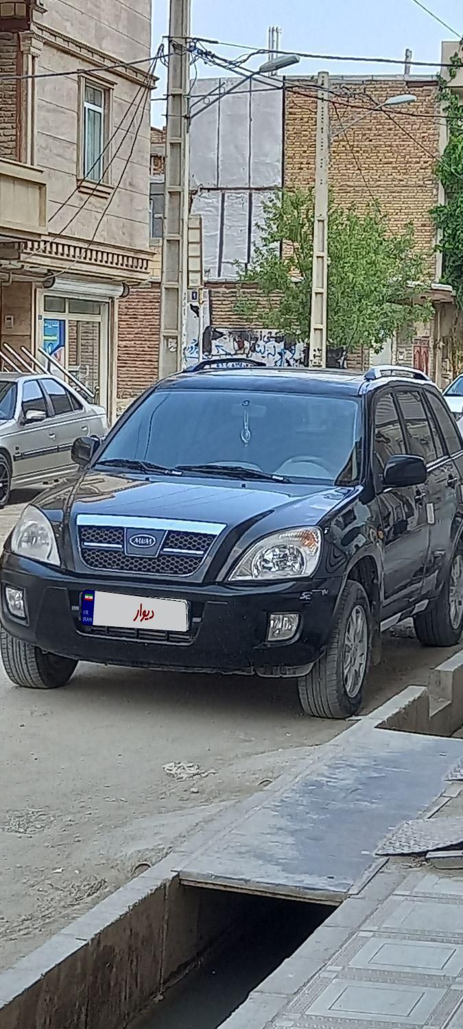 ام وی ام X33 دنده‌ای ساده - 2012