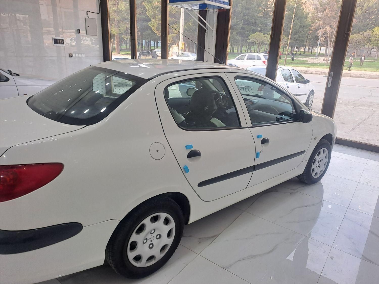 پژو ۲۰۶ صندوق دار v8 - 1397