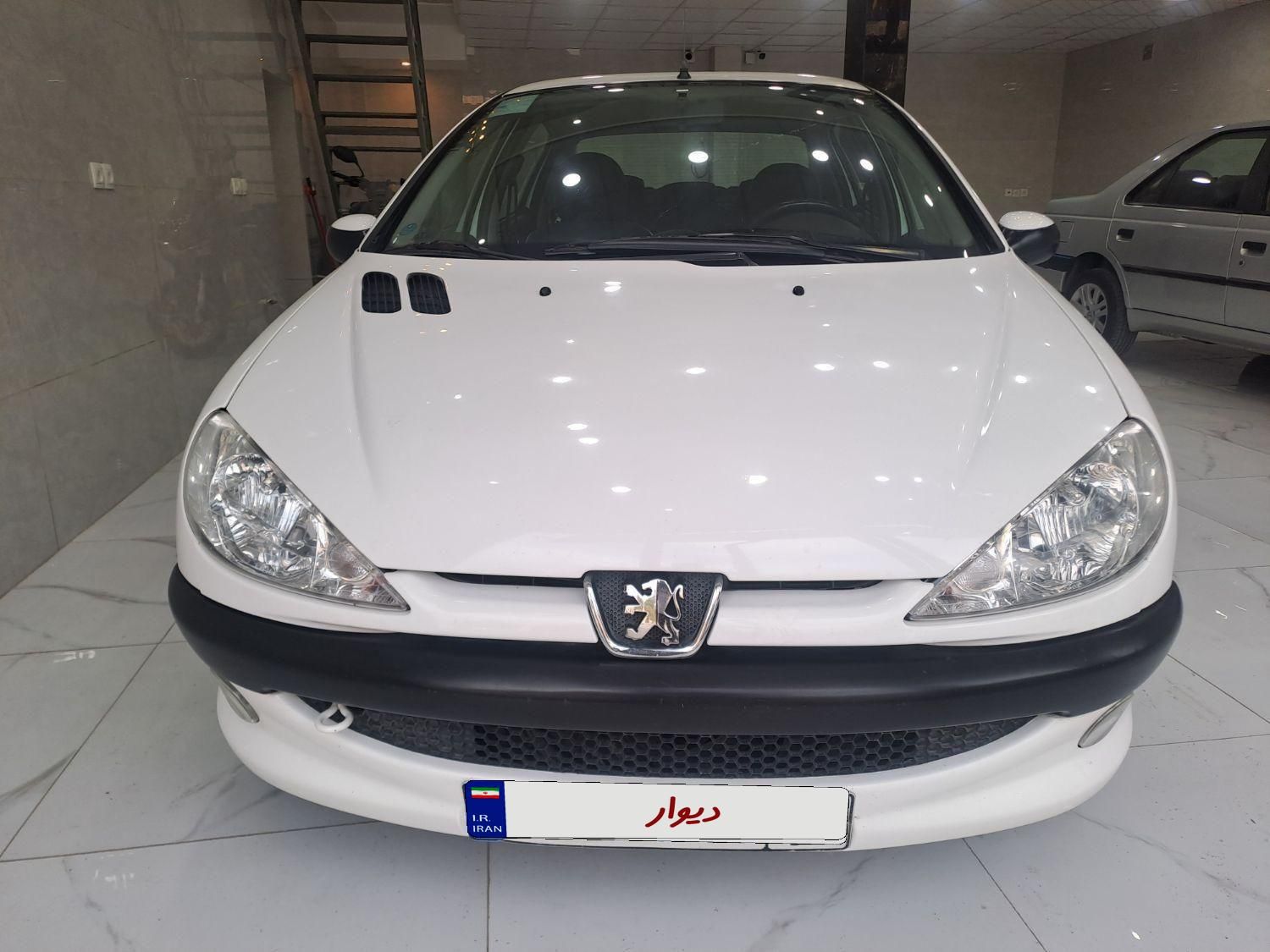 پژو ۲۰۶ صندوق دار v8 - 1397