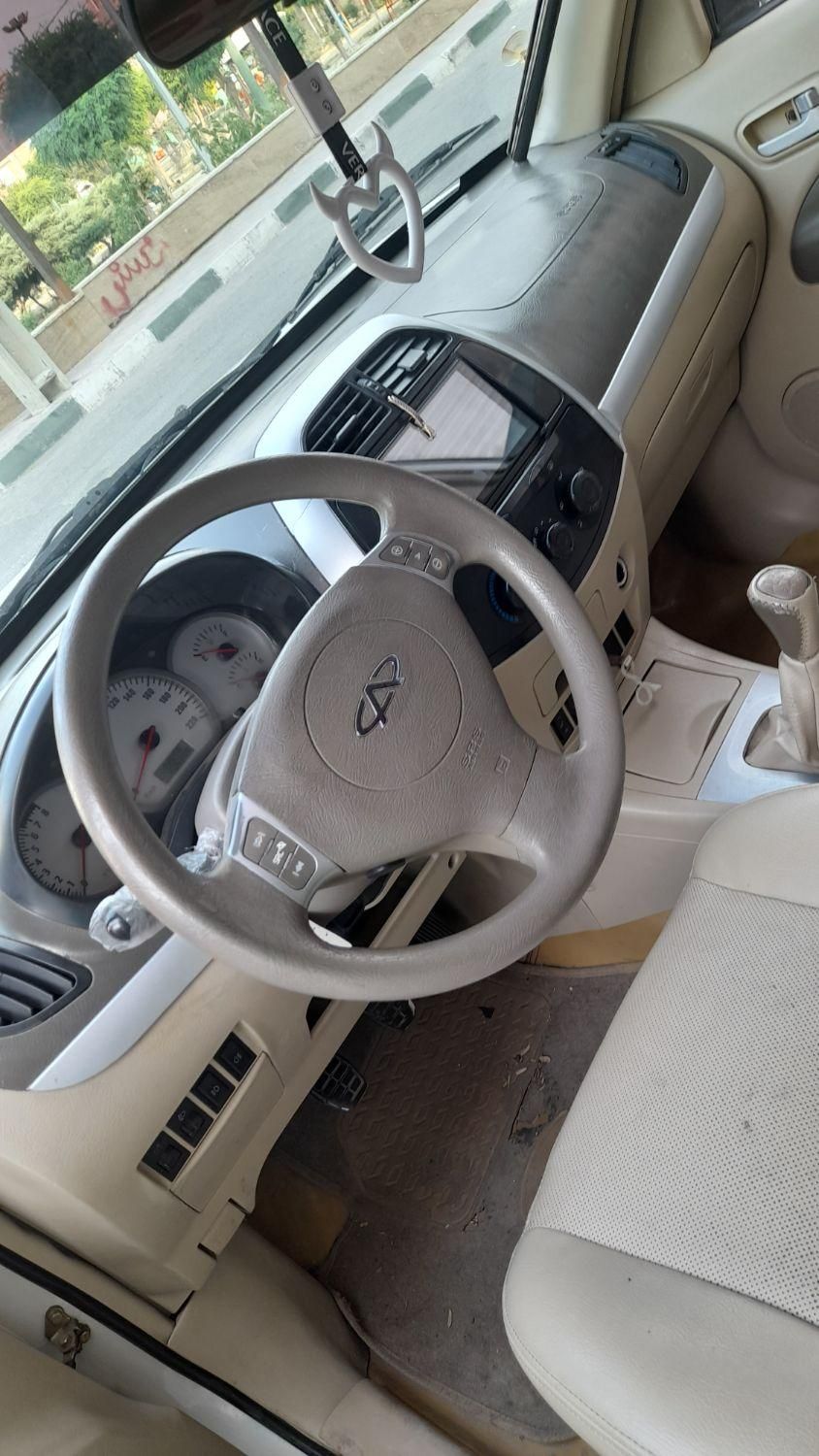 ام وی ام X33 دنده‌ای ساده - 2012