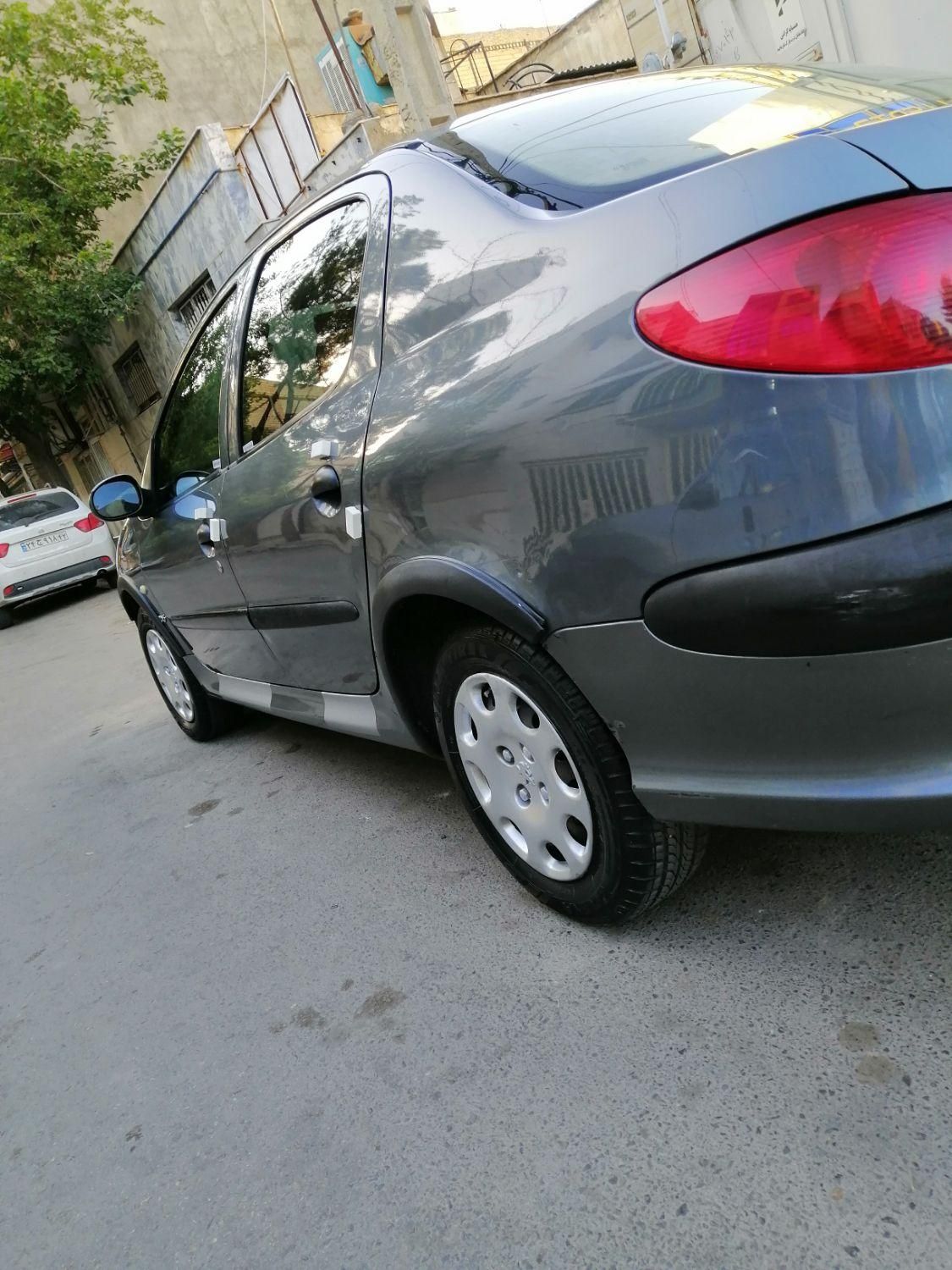 پژو ۲۰۶ صندوق دار v8 - 1394
