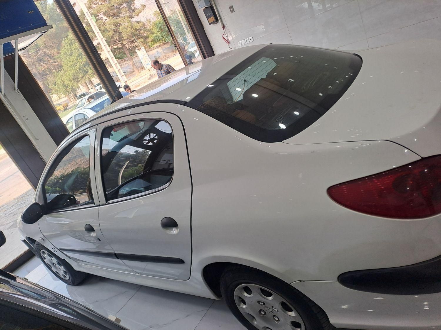 پژو ۲۰۶ صندوق دار v8 - 1398