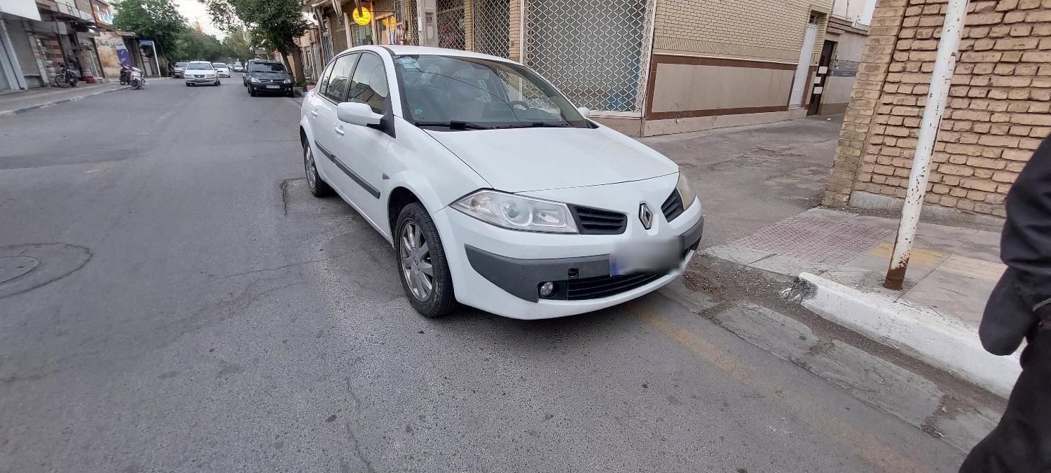 رنو مگان پارس خودرو 2000 - 2011