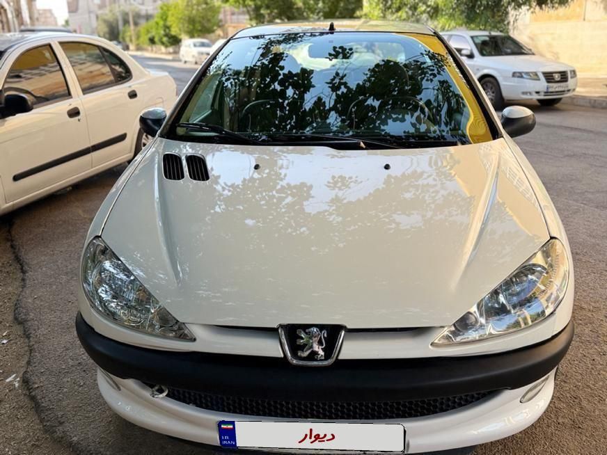 پژو ۲۰۶ صندوق دار v8 - 1395