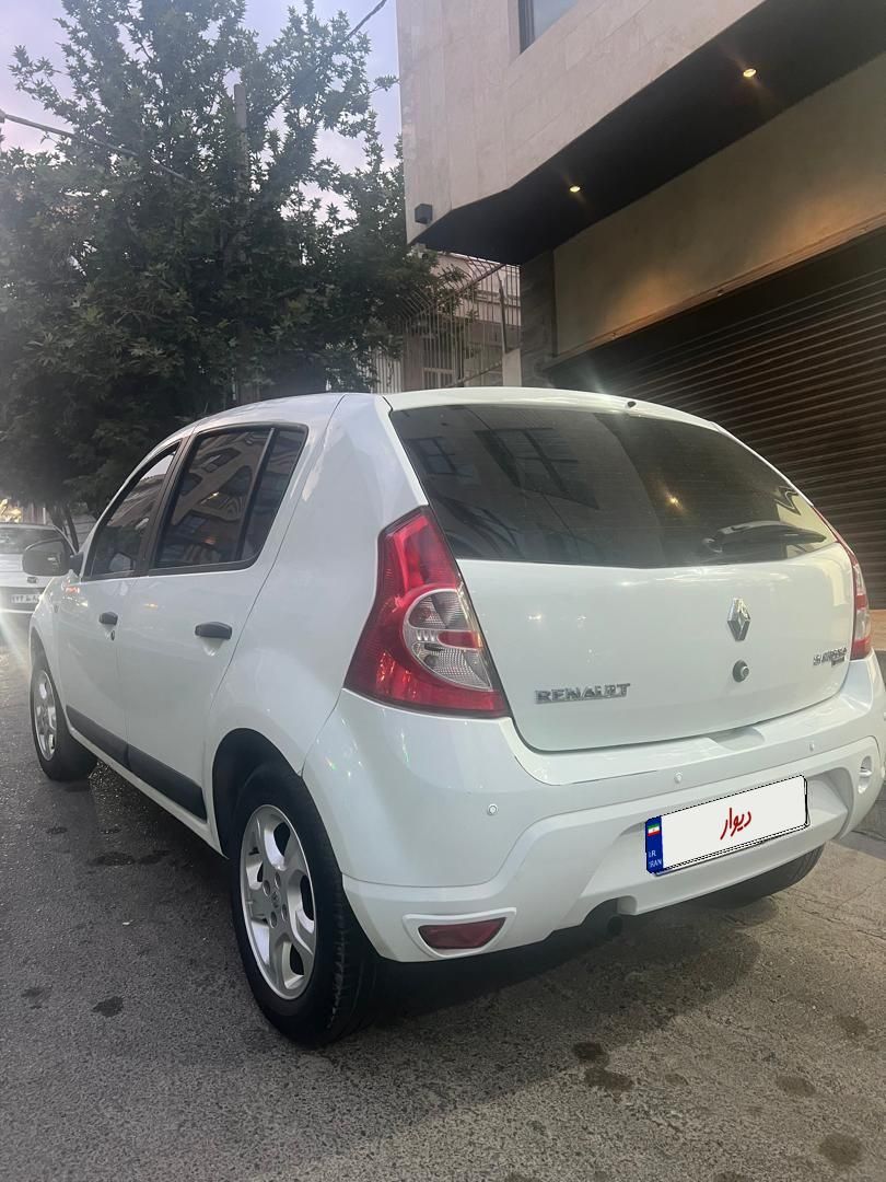 رنو ساندرو دنده ای - 1396