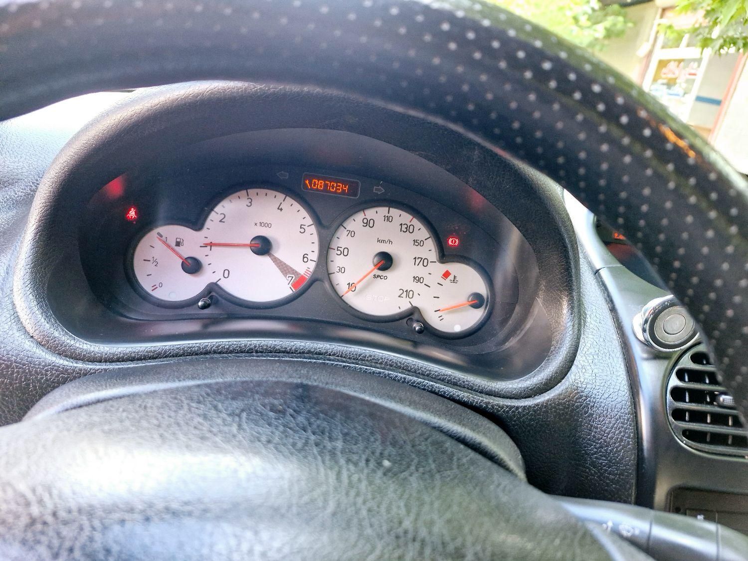 پژو ۲۰۶ صندوق دار v8 - 1399