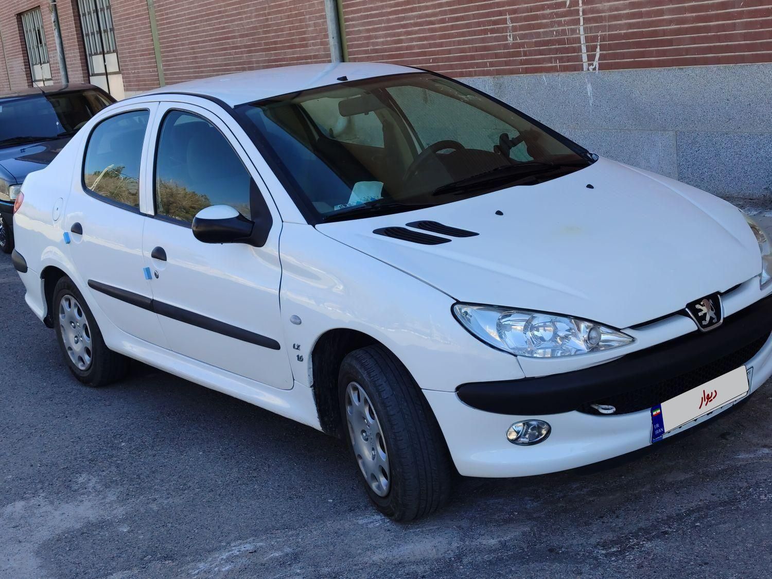 پژو ۲۰۶ صندوق دار v8 - 1390