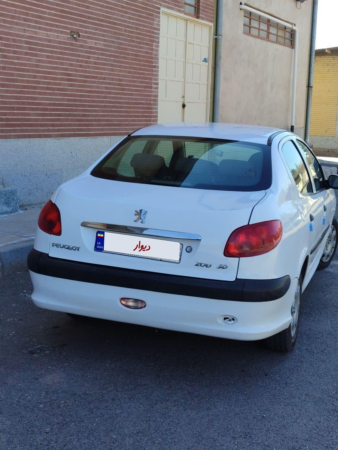 پژو ۲۰۶ صندوق دار v8 - 1390