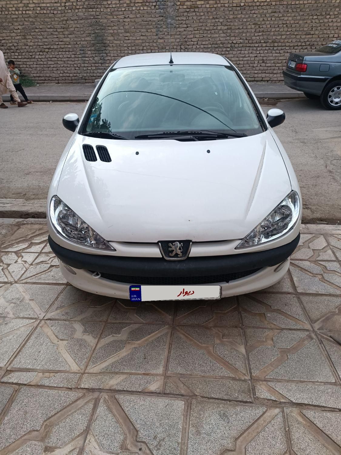 پژو ۲۰۶ صندوق دار v8 - 1393