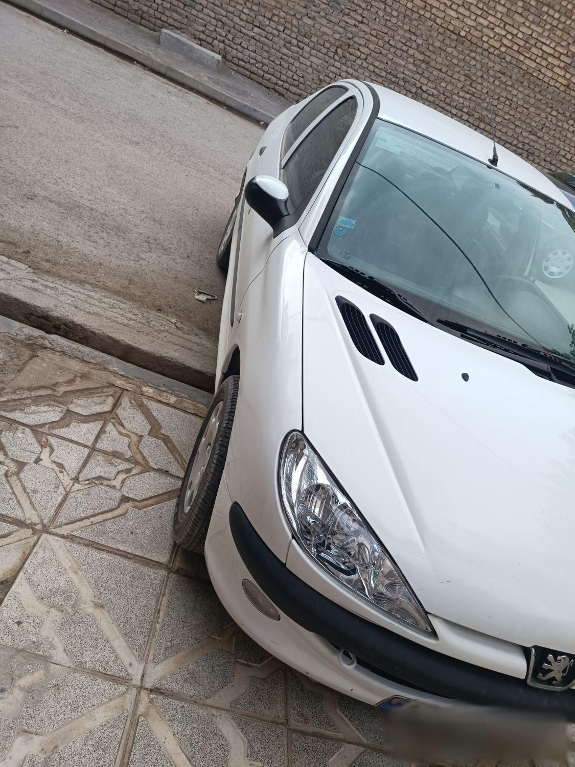 پژو ۲۰۶ صندوق دار v8 - 1393