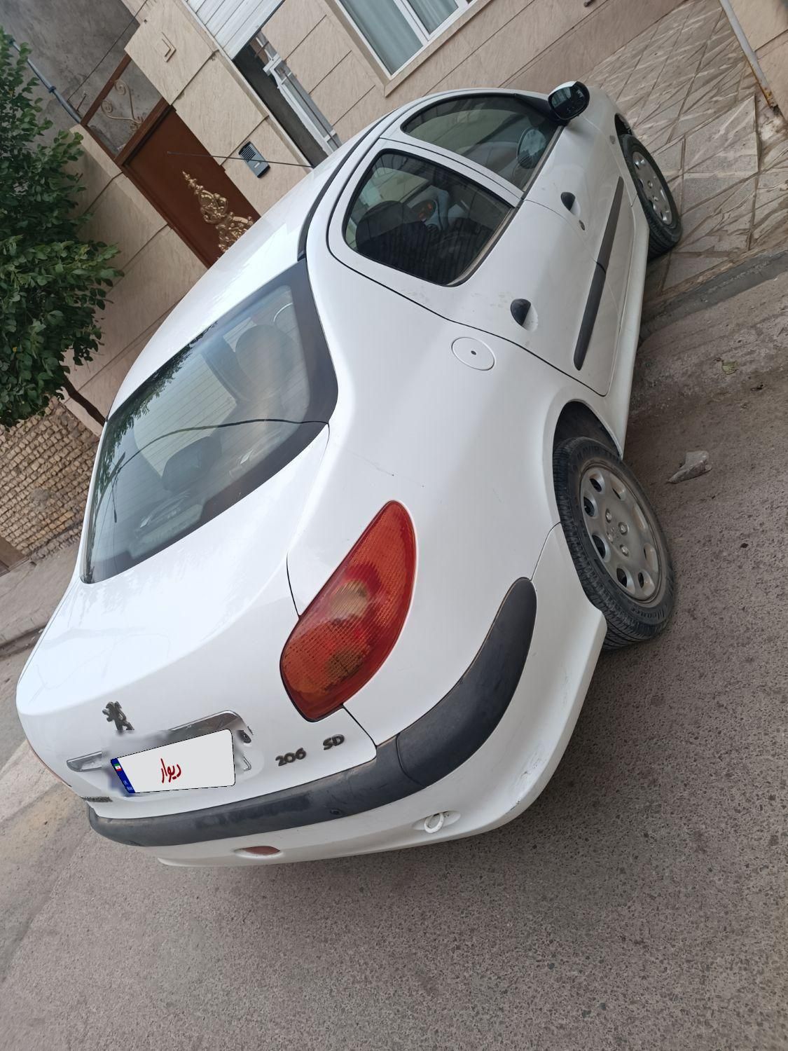 پژو ۲۰۶ صندوق دار v8 - 1393
