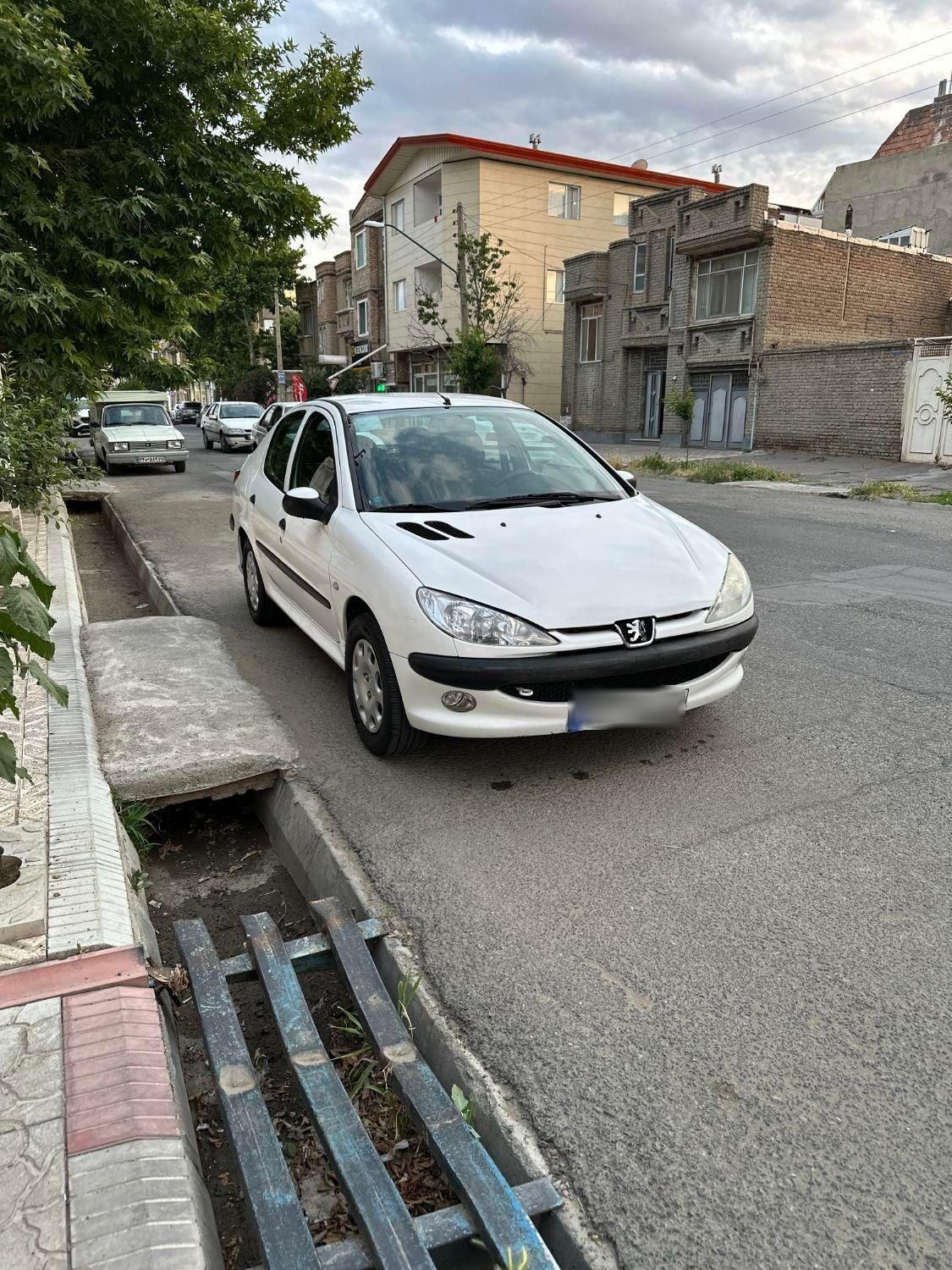 پژو ۲۰۶ صندوق دار v8 - 1396