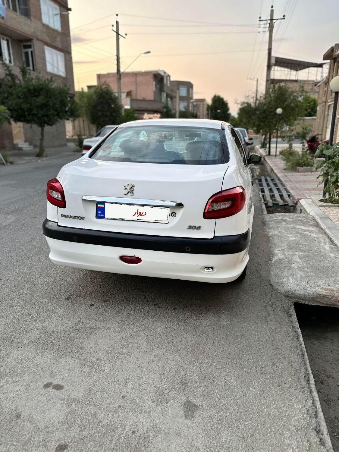 پژو ۲۰۶ صندوق دار v8 - 1396