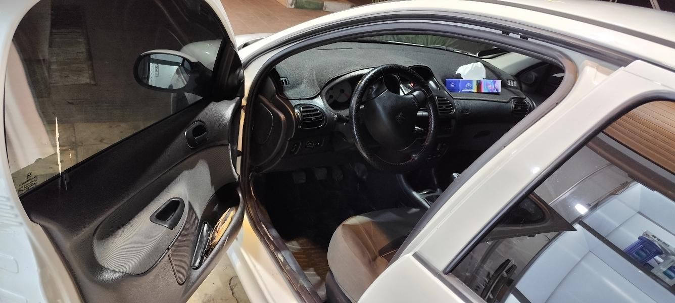 پژو ۲۰۶ صندوق دار v8 - 1399