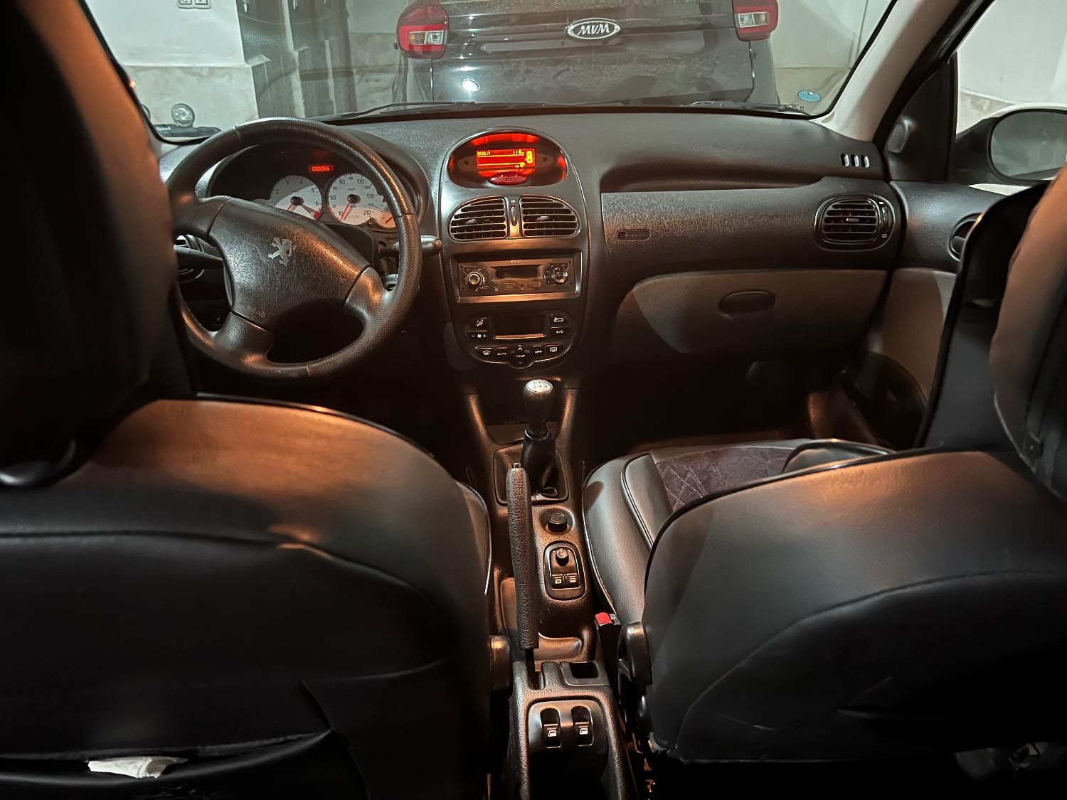 پژو ۲۰۶ صندوق دار v8 - 1399