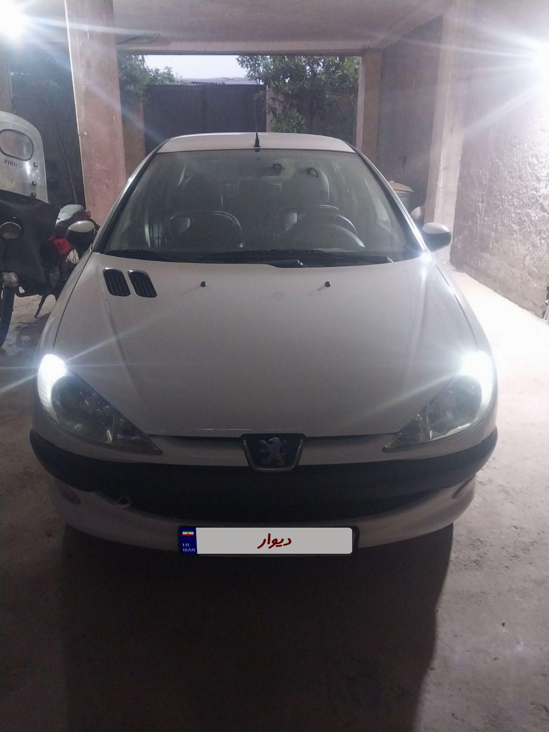 پژو ۲۰۶ صندوق دار v8 - 1391