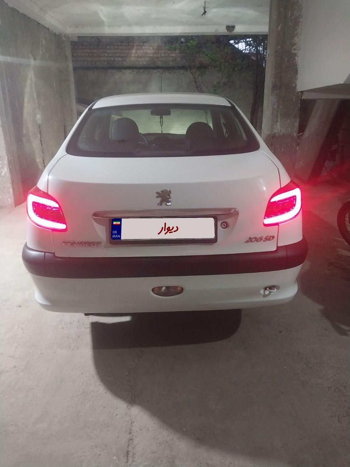 پژو ۲۰۶ صندوق دار v8 - 1391