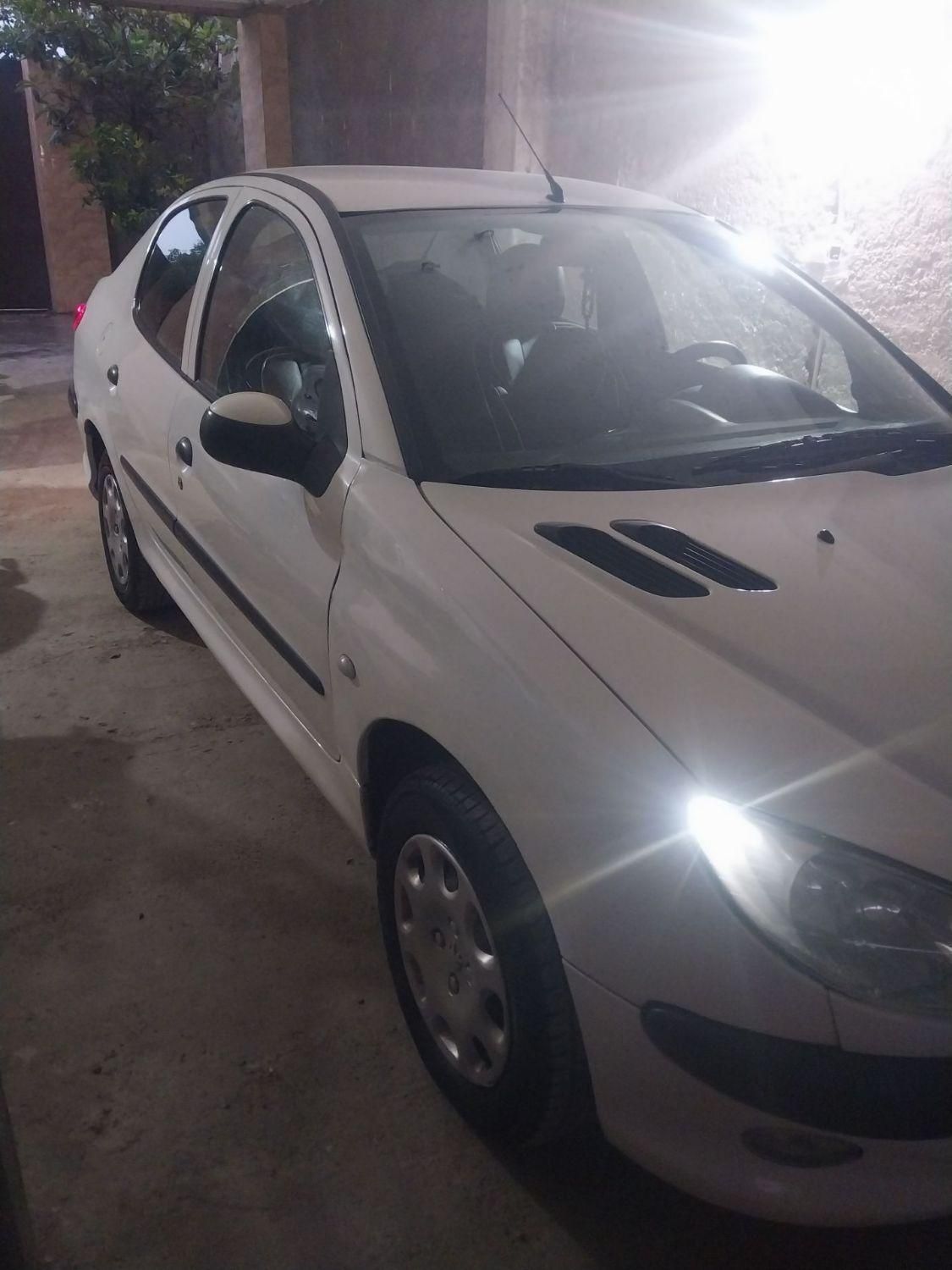 پژو ۲۰۶ صندوق دار v8 - 1391