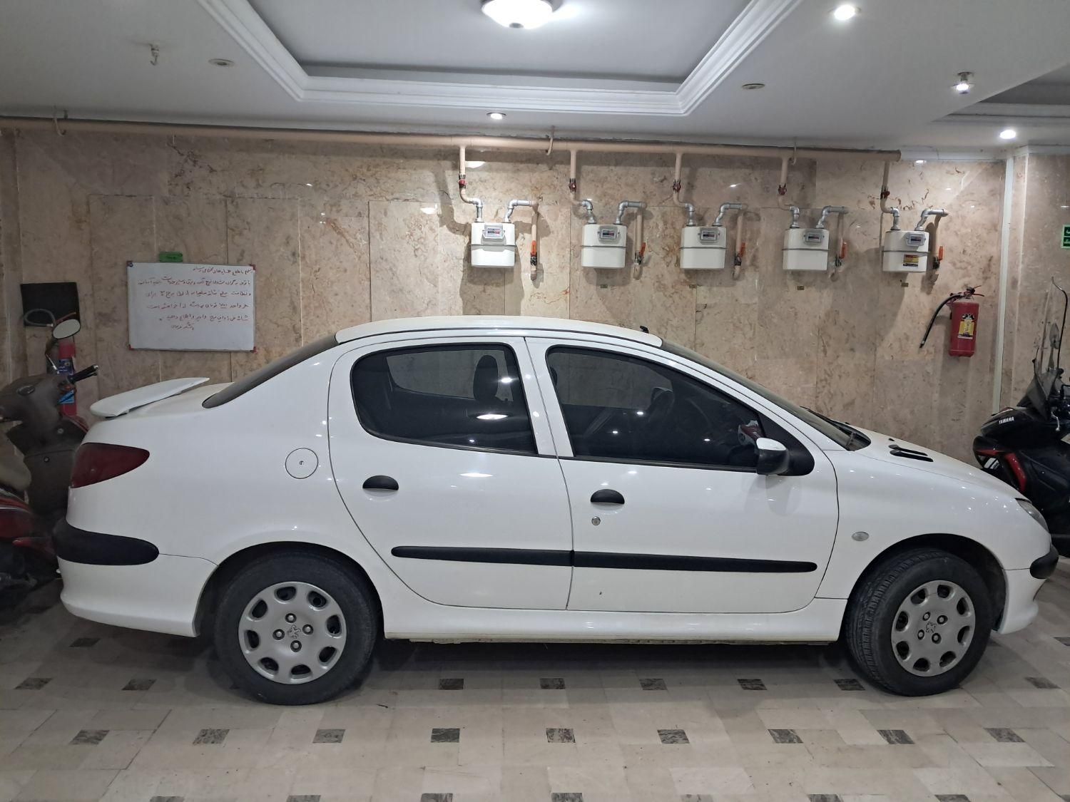 پژو ۲۰۶ صندوق دار v8 - 1400