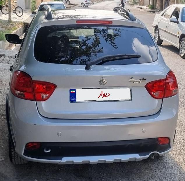 خودرو کوییک، R آگهی ann_18591676