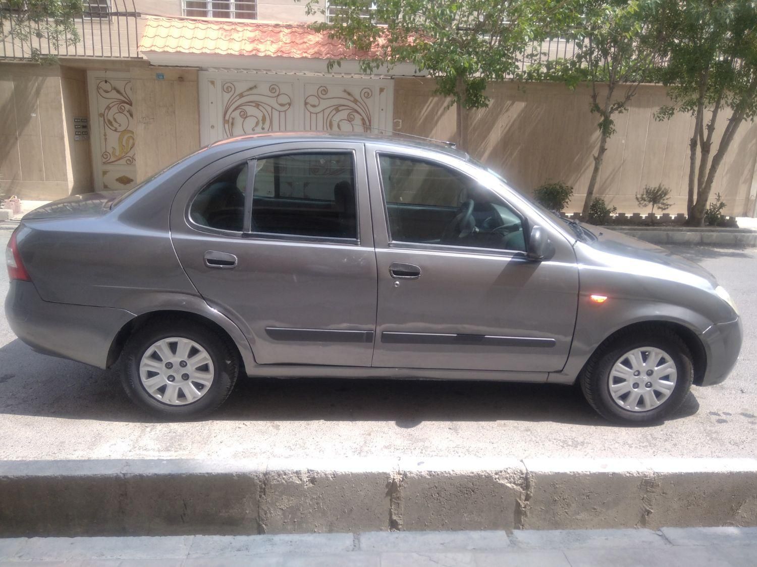 تیبا صندوق دار EX - 1395