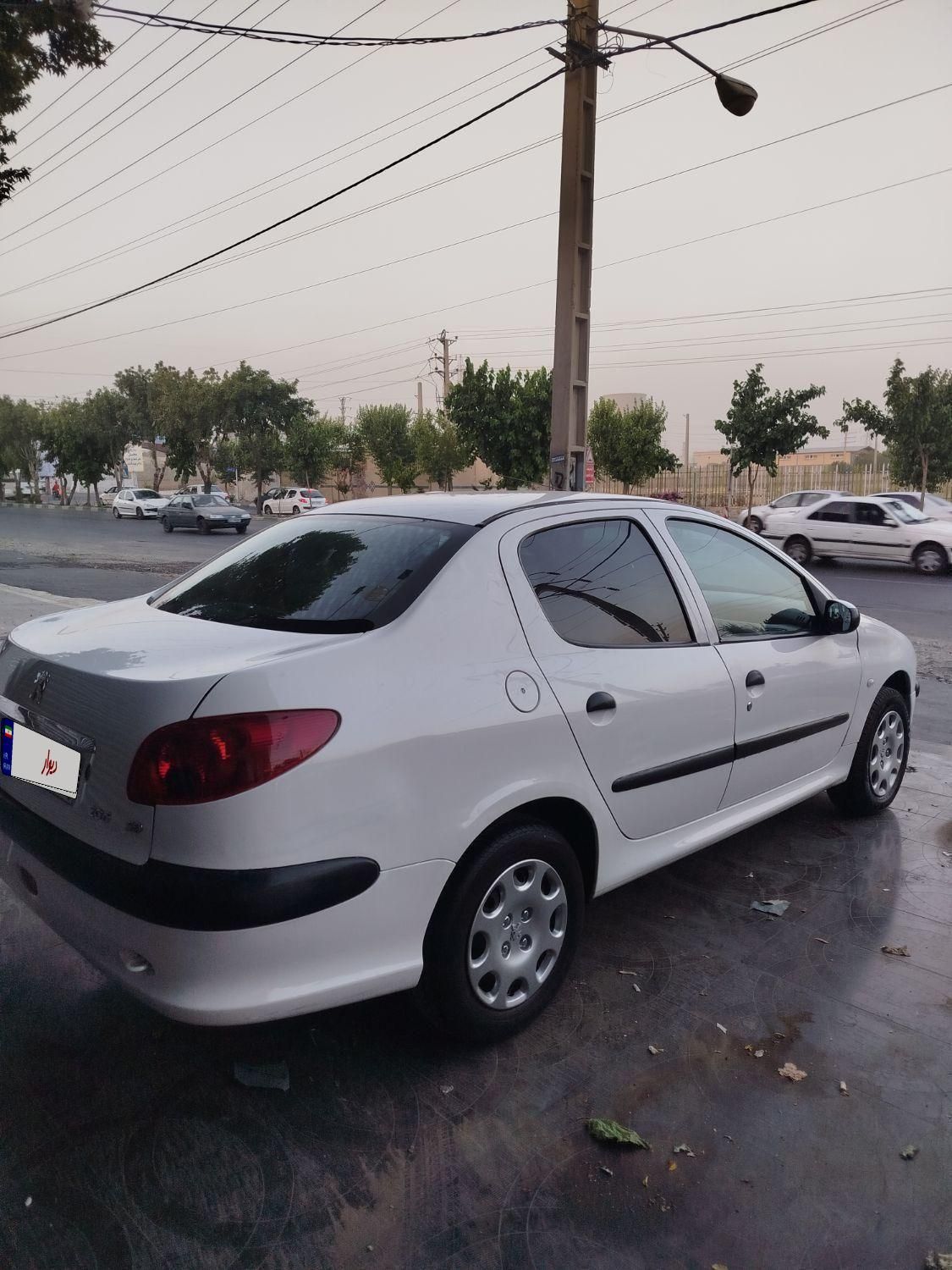 پژو ۲۰۶ صندوق دار v20 - 1386
