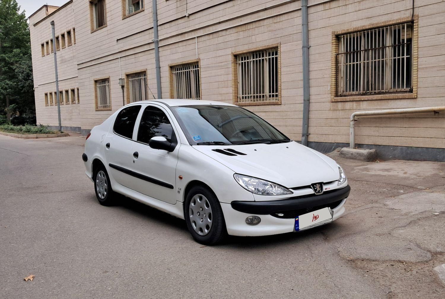 پژو ۲۰۶ صندوق دار v8 - 1396