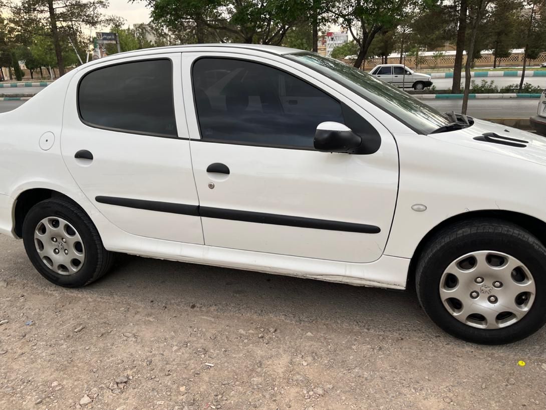 پژو ۲۰۶ صندوق دار v8 - 1393
