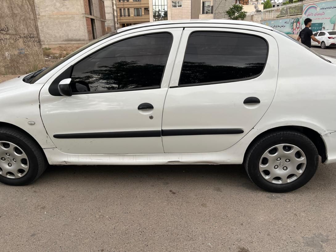 پژو ۲۰۶ صندوق دار v8 - 1393