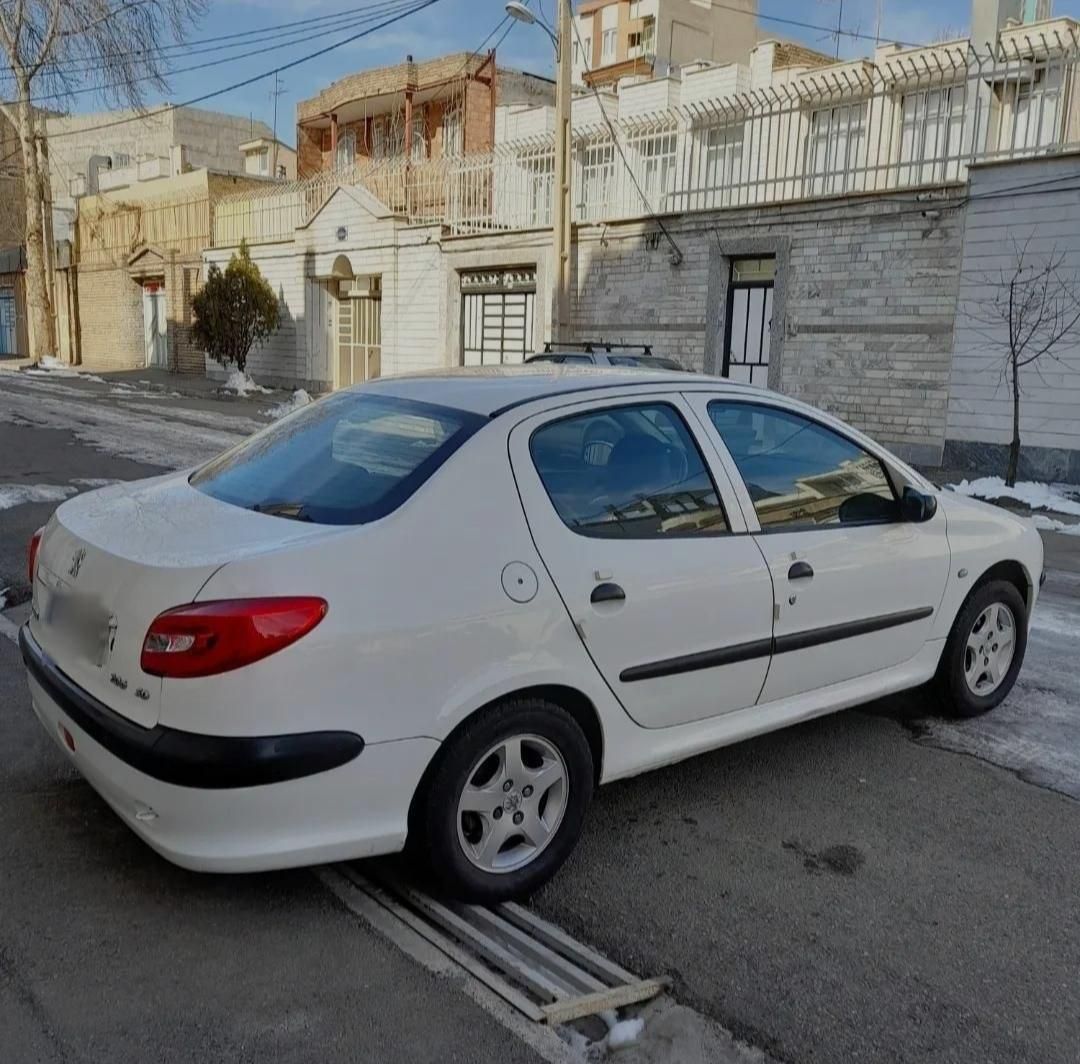 پژو ۲۰۶ صندوق دار v8 - 1397