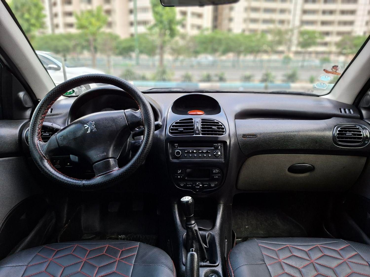 پژو ۲۰۶ صندوق دار v8 - 1390