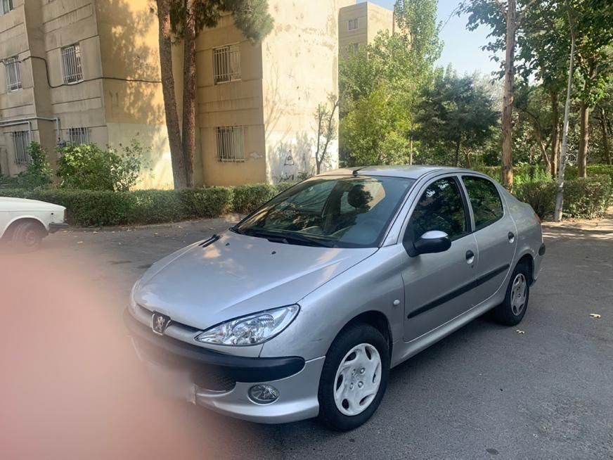 پژو ۲۰۶ صندوق دار v8 - 1385