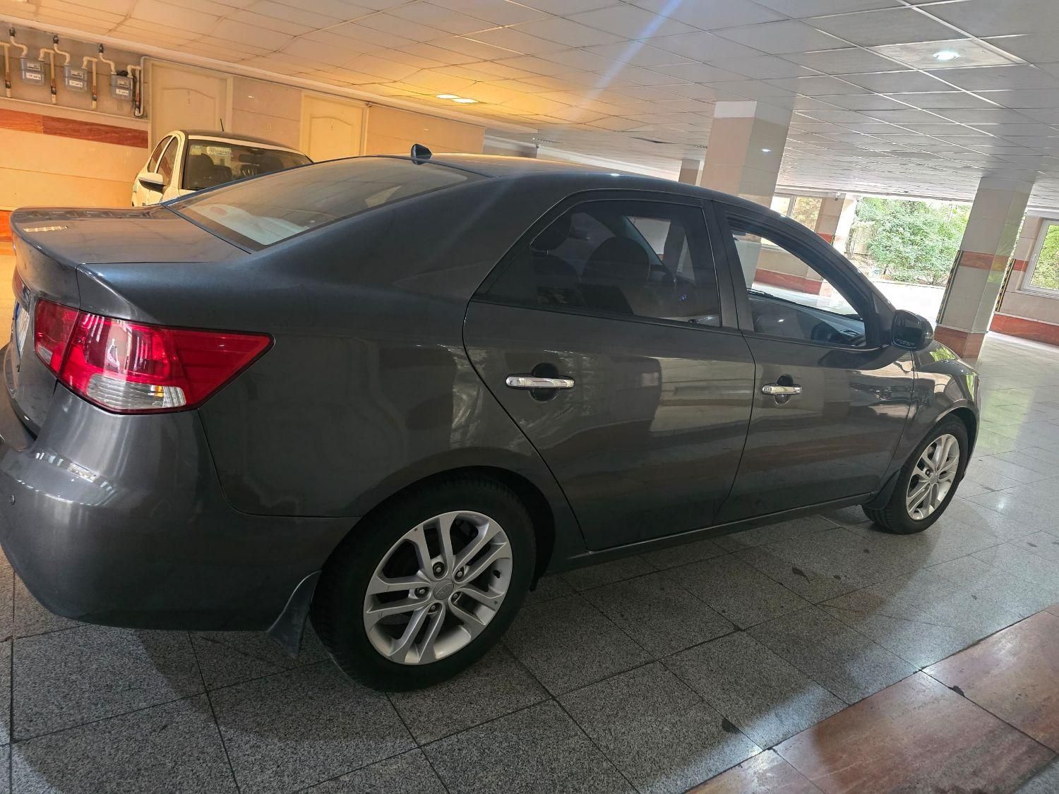 کیا سراتو 2.0 لیتر اتوماتیک GT لاین - 2016
