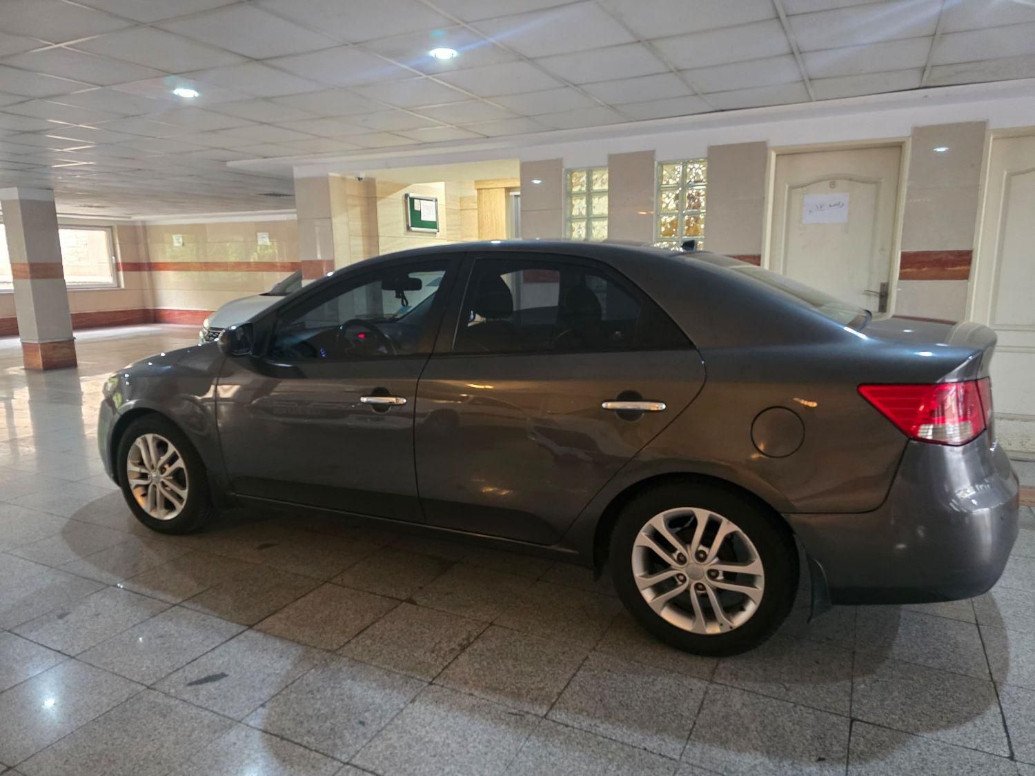 کیا سراتو 2.0 لیتر اتوماتیک GT لاین - 2016