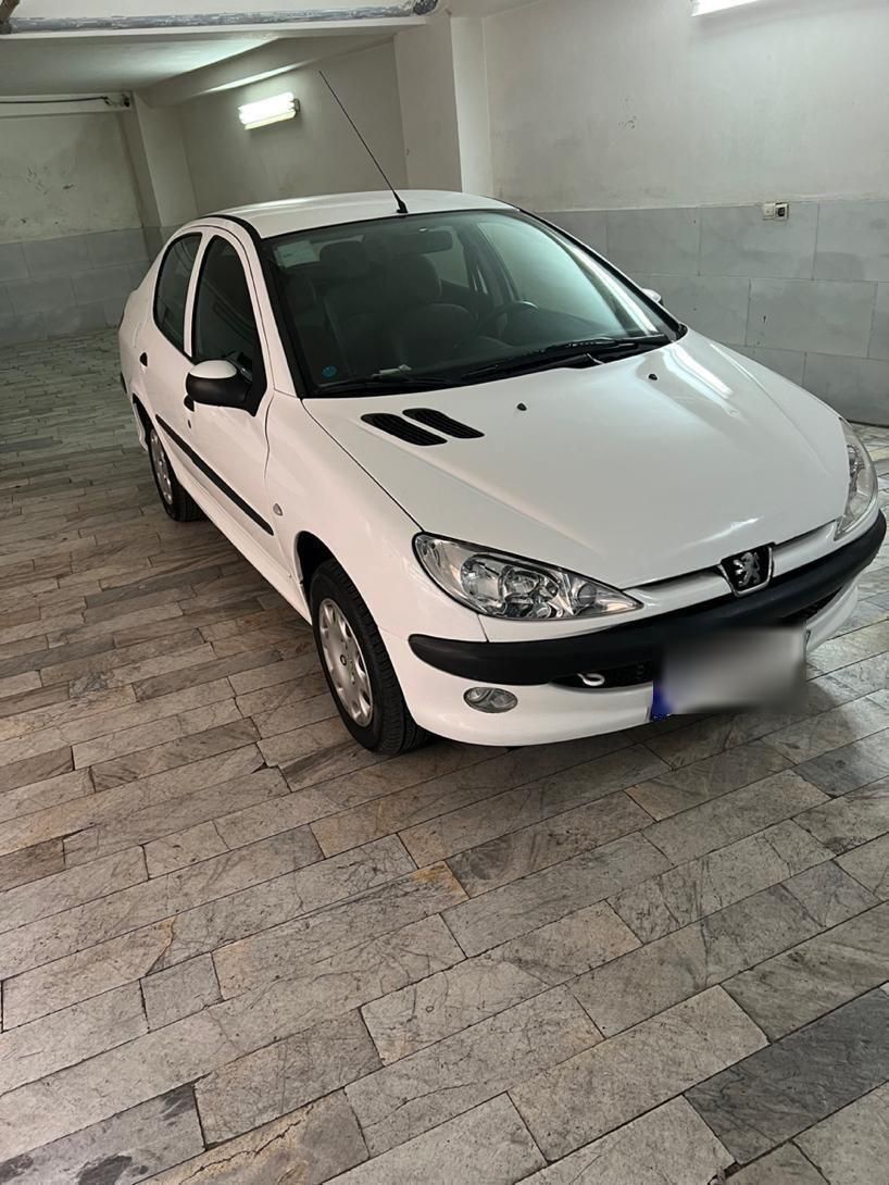 پژو ۲۰۶ صندوق دار v8 - 1395