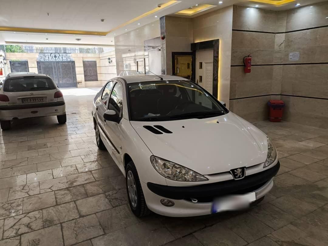 خودرو پژو، ۲۰۶ صندوق دار آگهی ann_18598362