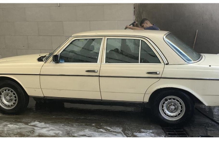 بنز E نیمه فول 350 - 1977