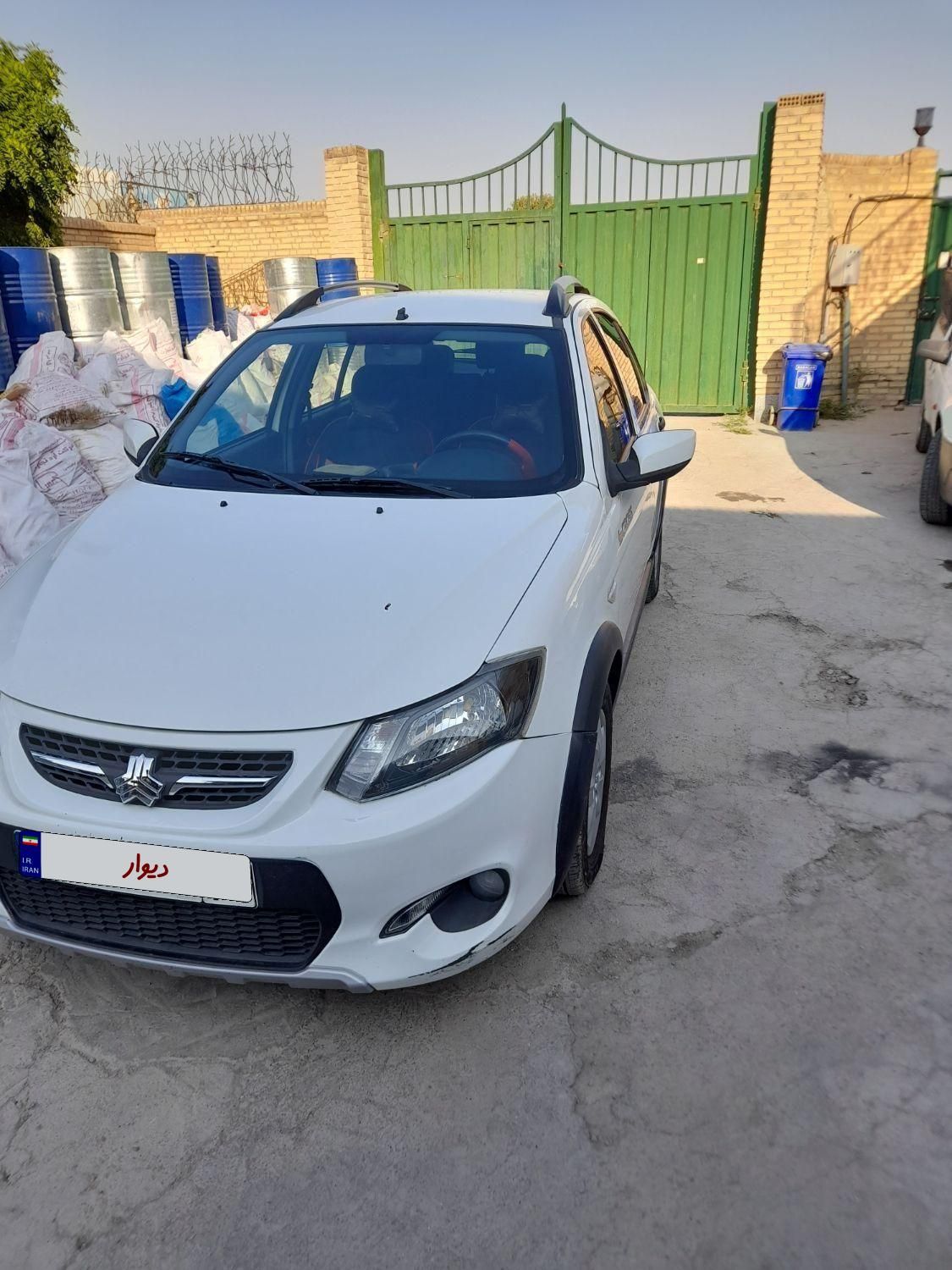 خودرو کوییک، معمولی آگهی ann_18598715