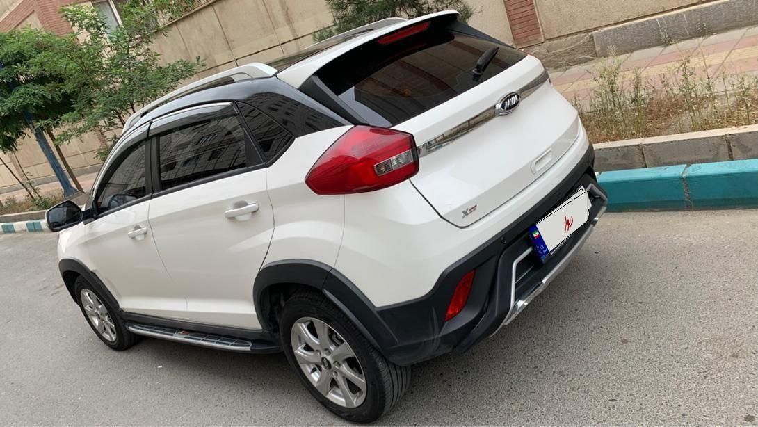 خودرو ام وی ام، X22 آگهی ann_18598815