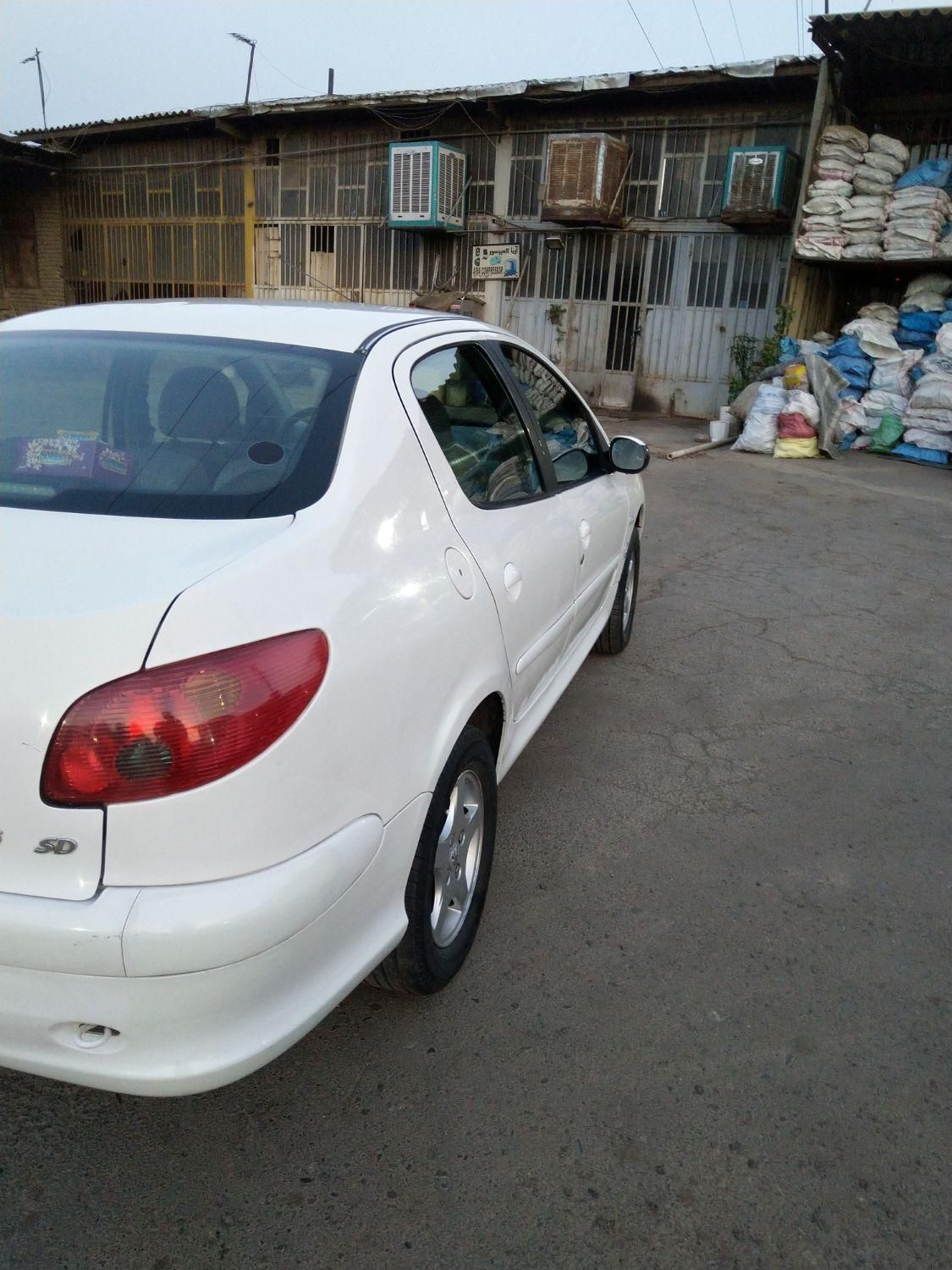 پژو ۲۰۶ صندوق دار v8 - 1389