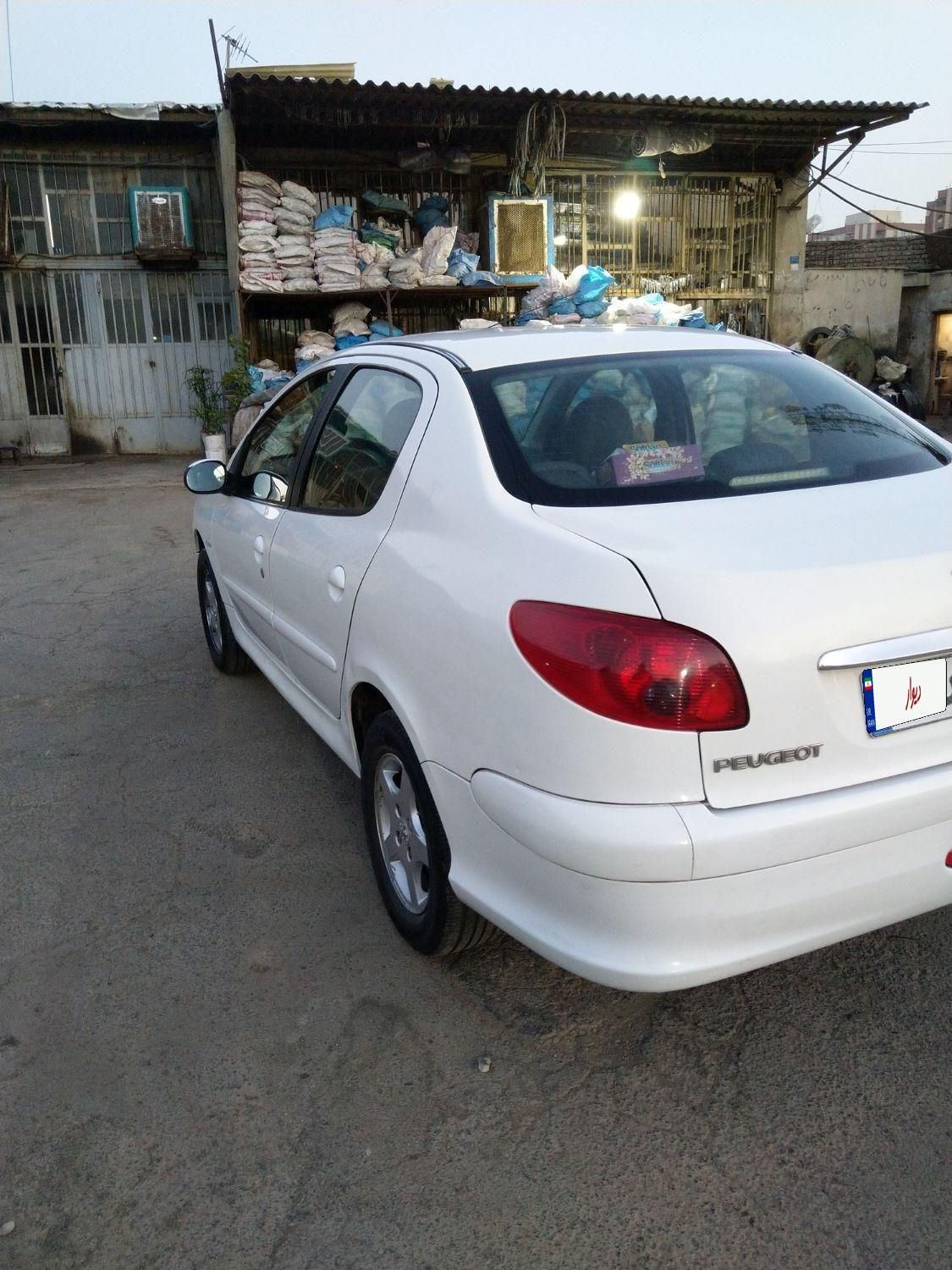 پژو ۲۰۶ صندوق دار v8 - 1389
