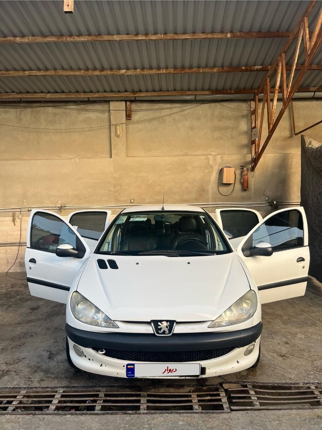 پژو ۲۰۶ صندوق دار v8 - 1390