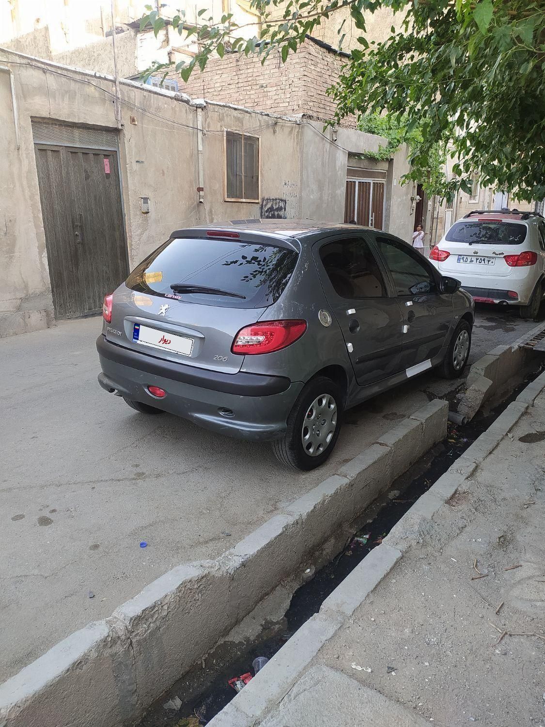 پژو 206 تیپ 3 - 1389